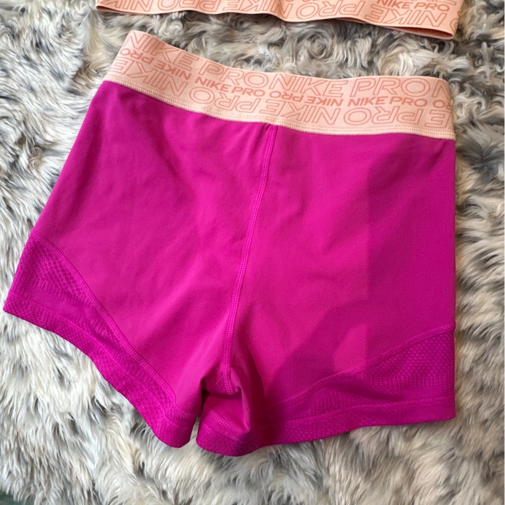 Nike Hot Pink Shorts & Top Workout Set size XS / Small Barbie gym set EUC girly - Picture 9 of 12